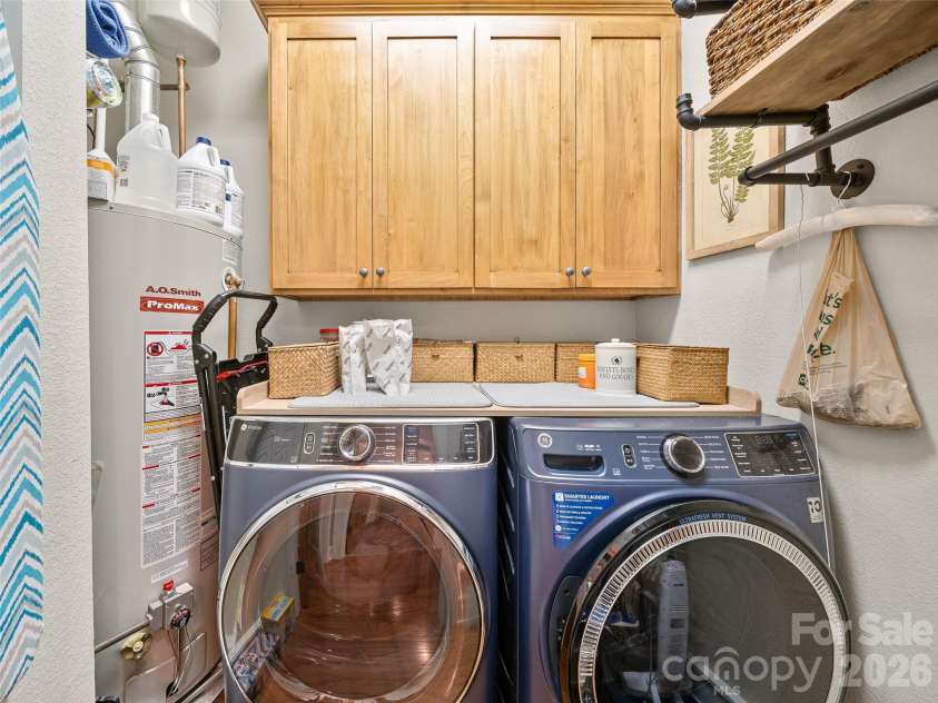 530 Andrew Banks Road, Burnsville, NC 28714.  MLS# CAR4413512, YatesRealty ID 30382. Laundry - main
