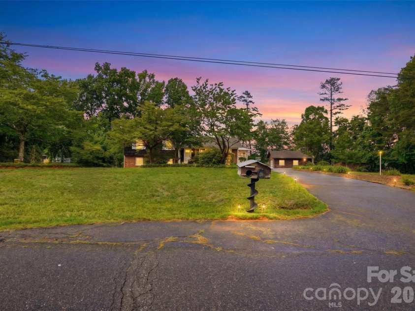 2848 Walter Drive, Concord, NC 28027.  MLS# CAR4383876, YatesRealty ID 30383. 