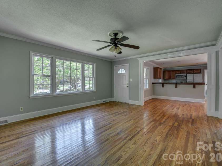 3106 Canterberry Drive, Gastonia, NC 28056.  MLS# CAR4386367, YatesRealty ID 30384. 