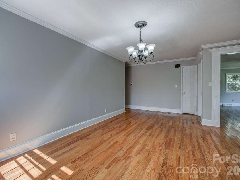 3106 Canterberry Drive, Gastonia, NC 28056.  MLS# CAR4386367, YatesRealty ID 30384. 