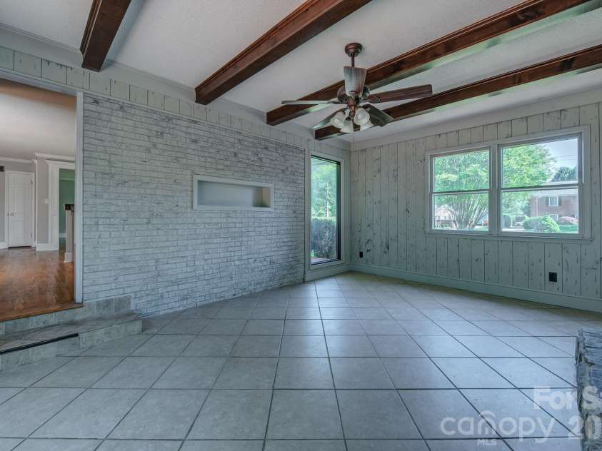 3106 Canterberry Drive, Gastonia, NC 28056.  MLS# CAR4386367, YatesRealty ID 30384. 