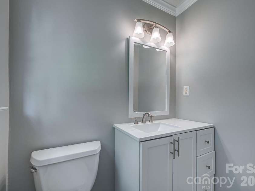 3106 Canterberry Drive, Gastonia, NC 28056.  MLS# CAR4386367, YatesRealty ID 30384. 