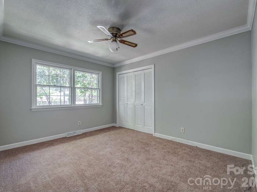 3106 Canterberry Drive, Gastonia, NC 28056.  MLS# CAR4386367, YatesRealty ID 30384. 