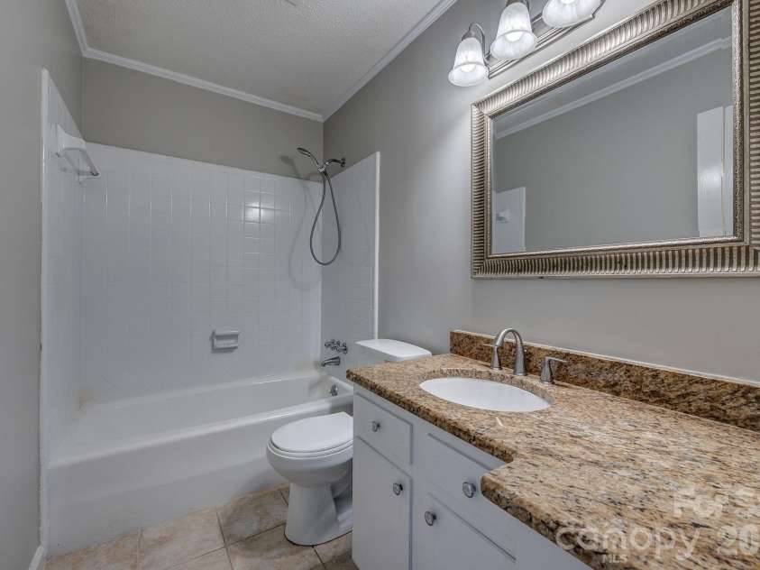 3106 Canterberry Drive, Gastonia, NC 28056.  MLS# CAR4386367, YatesRealty ID 30384. 