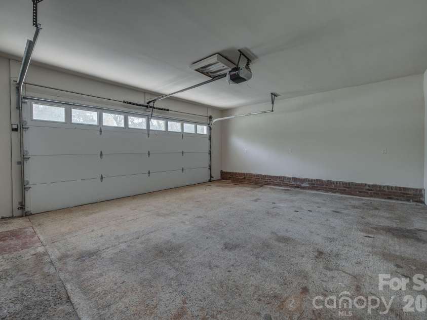 3106 Canterberry Drive, Gastonia, NC 28056.  MLS# CAR4386367, YatesRealty ID 30384. 