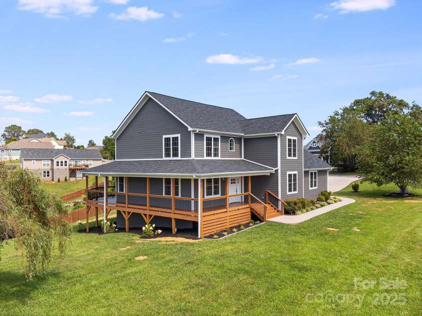 45 Horizon Way, Alexander, NC 28701.  MLS# CAR4289234, YatesRealty ID 30384. 