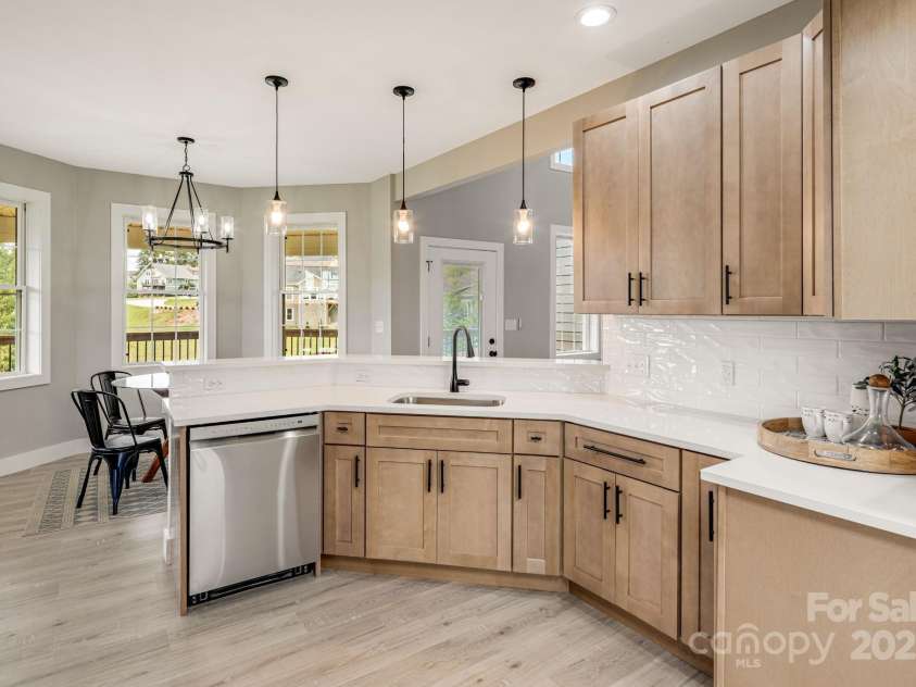 45 Horizon Way, Alexander, NC 28701.  MLS# CAR4289234, YatesRealty ID 30384. 