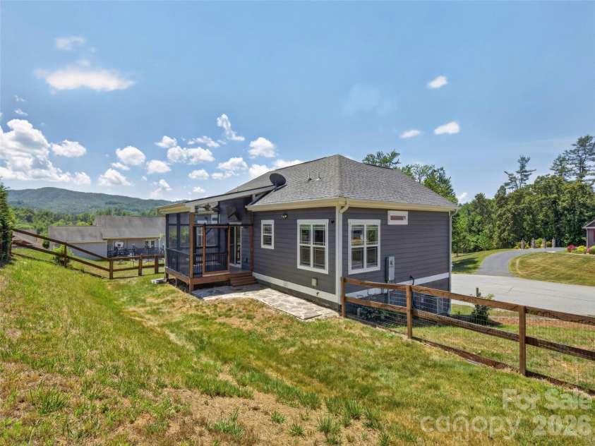 133 Asher Lane, Etowah, NC 28729.  MLS# CAR4383530, YatesRealty ID 30385. 