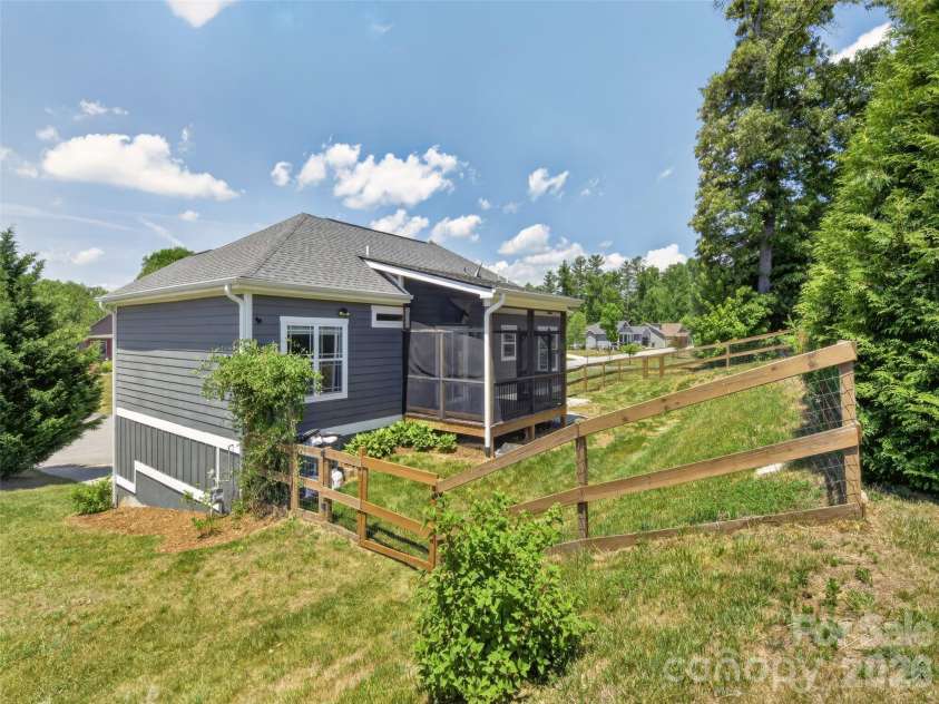 133 Asher Lane, Etowah, NC 28729.  MLS# CAR4383530, YatesRealty ID 30385. 
