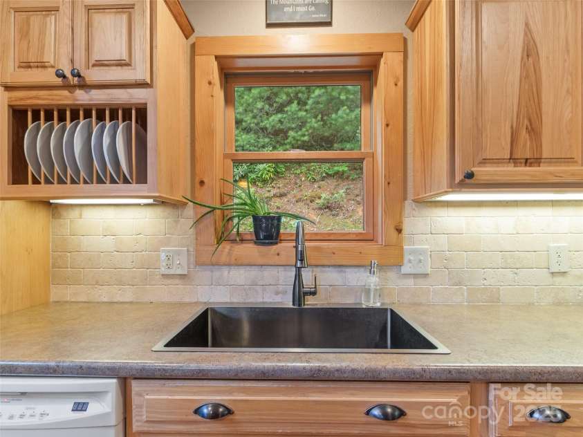 272 Appaloosa Trail, Burnsville, NC 28714.  MLS# CAR4287221, YatesRealty ID 30385. 