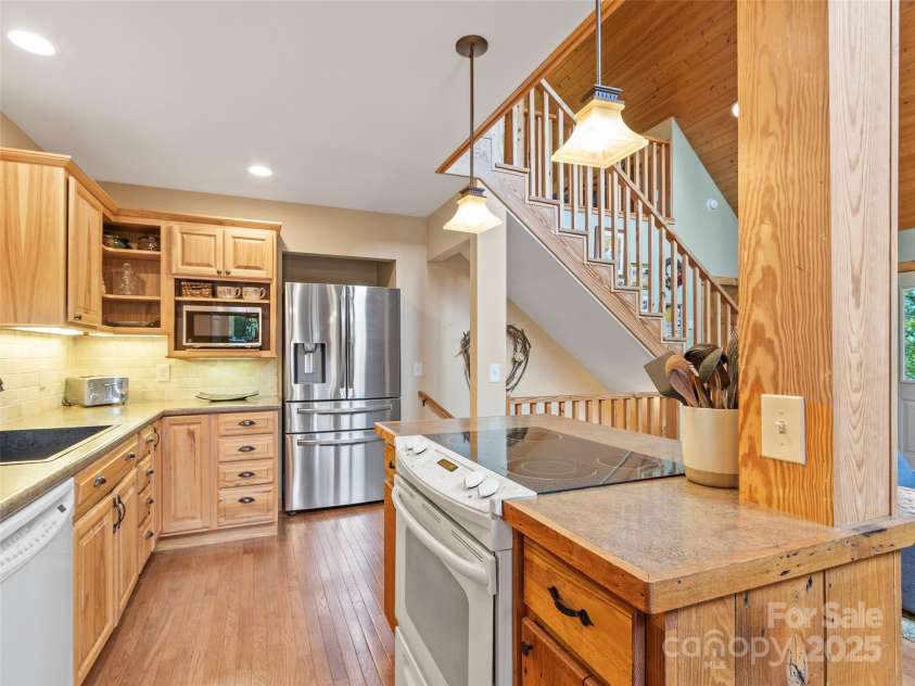 272 Appaloosa Trail, Burnsville, NC 28714.  MLS# CAR4287221, YatesRealty ID 30385. 