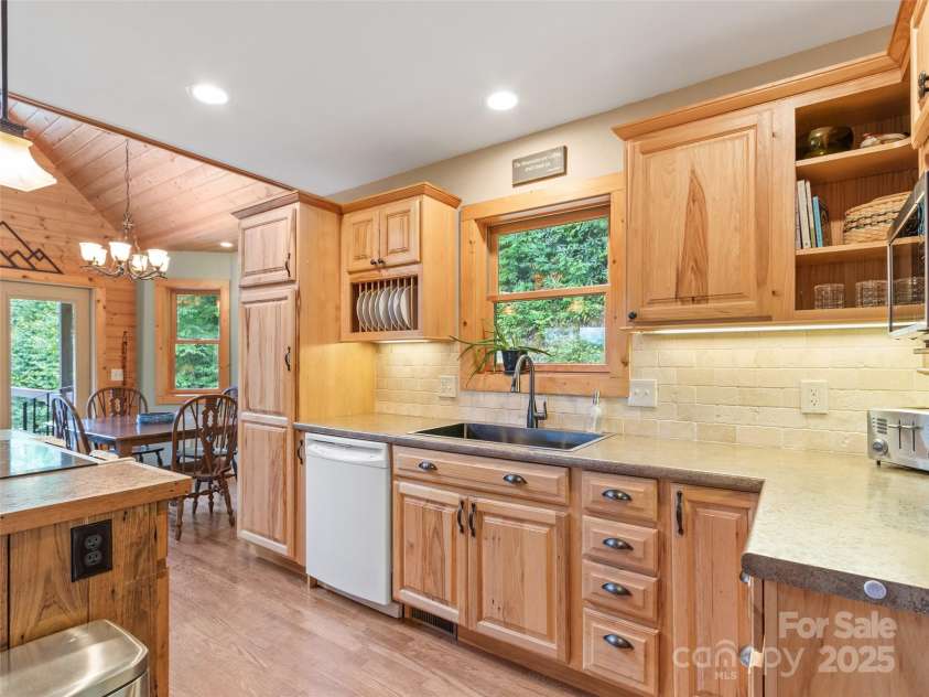 272 Appaloosa Trail, Burnsville, NC 28714.  MLS# CAR4287221, YatesRealty ID 30385. 