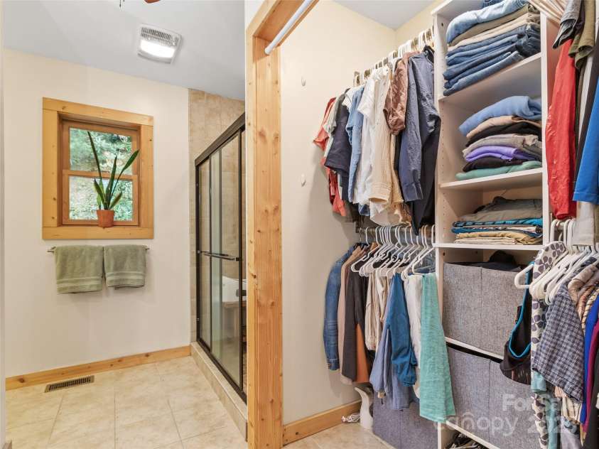 272 Appaloosa Trail, Burnsville, NC 28714.  MLS# CAR4287221, YatesRealty ID 30385. 