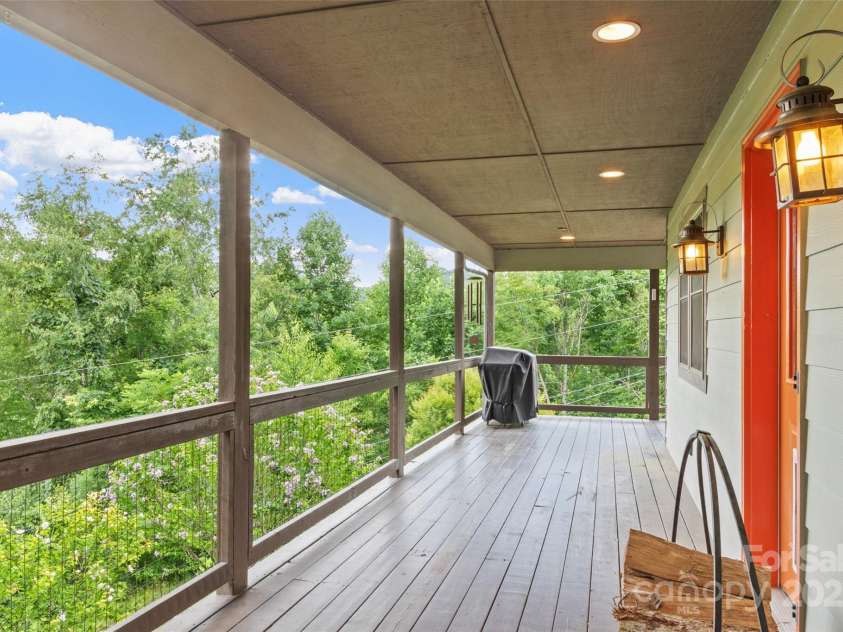 272 Appaloosa Trail, Burnsville, NC 28714.  MLS# CAR4287221, YatesRealty ID 30385. 