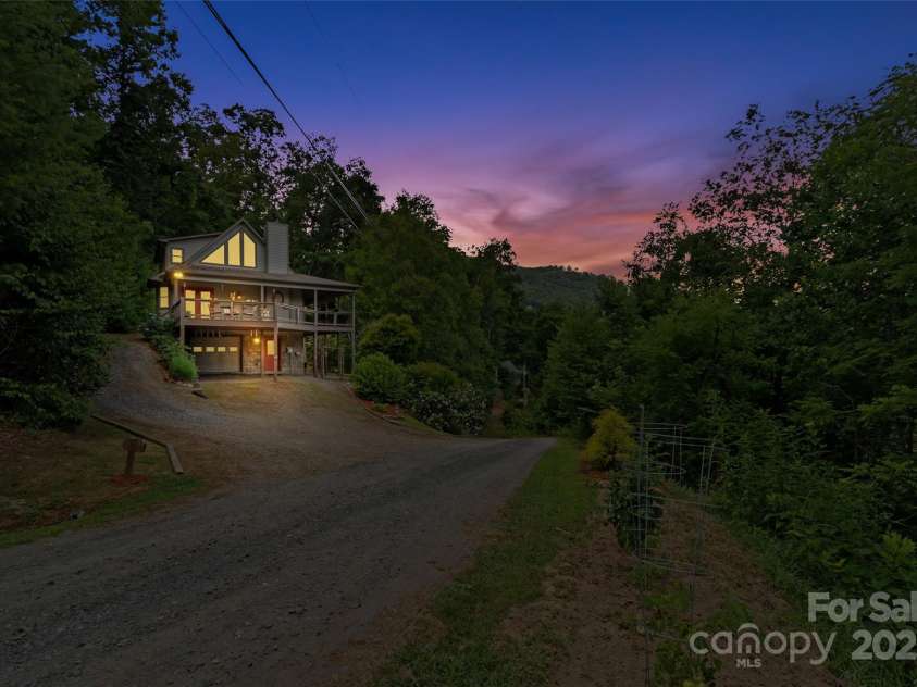 272 Appaloosa Trail, Burnsville, NC 28714.  MLS# CAR4287221, YatesRealty ID 30385. 