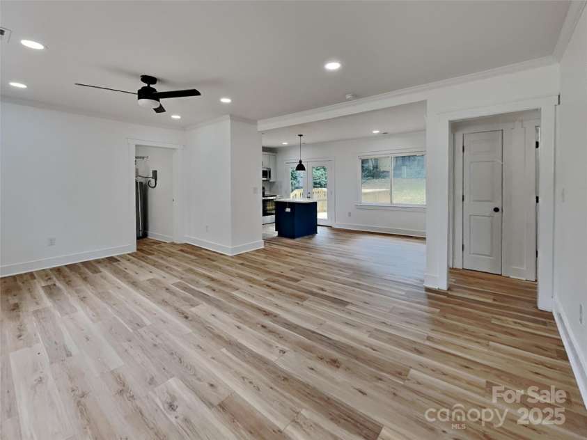 2633 Brentwood Place, Charlotte, NC 28208.  MLS# CAR4287287, YatesRealty ID 30386. 