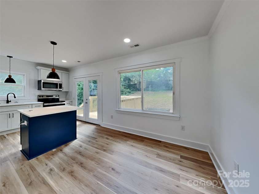 2633 Brentwood Place, Charlotte, NC 28208.  MLS# CAR4287287, YatesRealty ID 30386. 