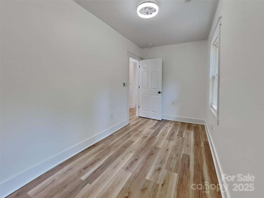 2633 Brentwood Place, Charlotte, NC 28208.  MLS# CAR4287287, YatesRealty ID 30386. 