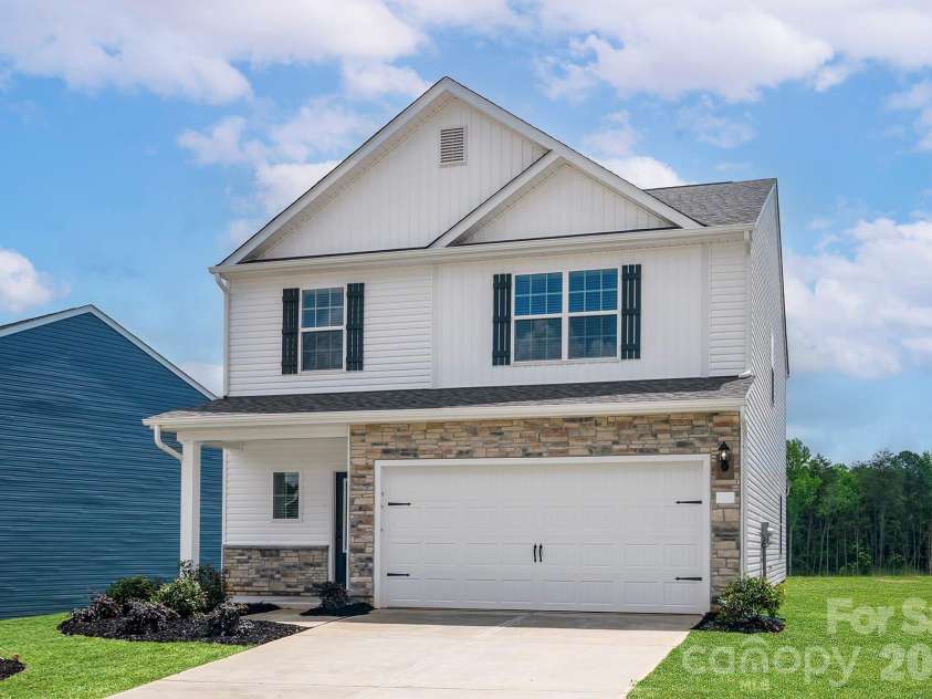 6606 Fairford Drive, Charlotte, NC 28215.  MLS# CAR4392838, YatesRealty ID 30386. 