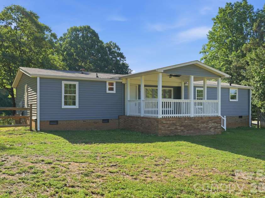 9644 Blackwelder Road, Fort Mill, SC 29707.  MLS# CAR4381870, YatesRealty ID 30387. 