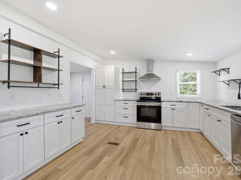 9644 Blackwelder Road, Fort Mill, SC 29707.  MLS# CAR4381870, YatesRealty ID 30387. 
