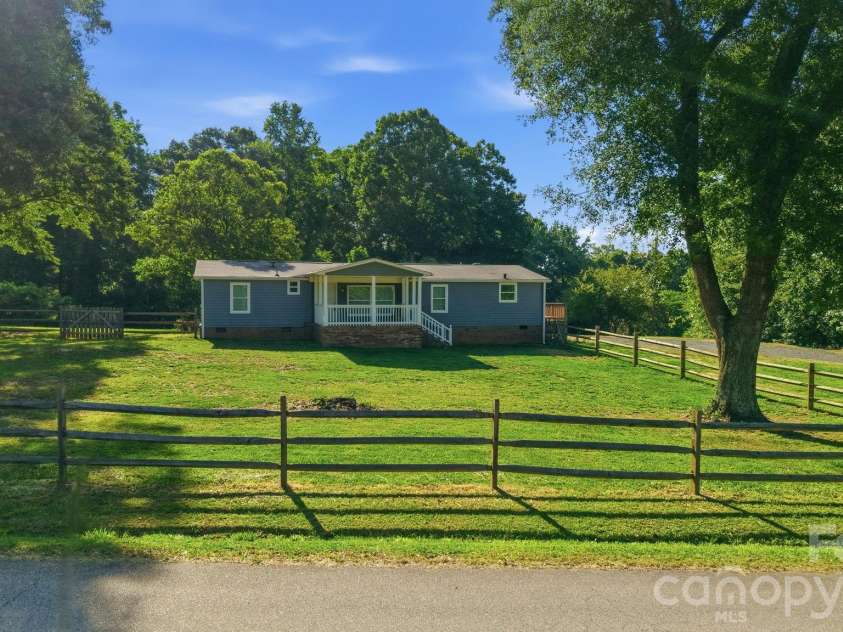 9644 Blackwelder Road, Fort Mill, SC 29707.  MLS# CAR4381870, YatesRealty ID 30387. 