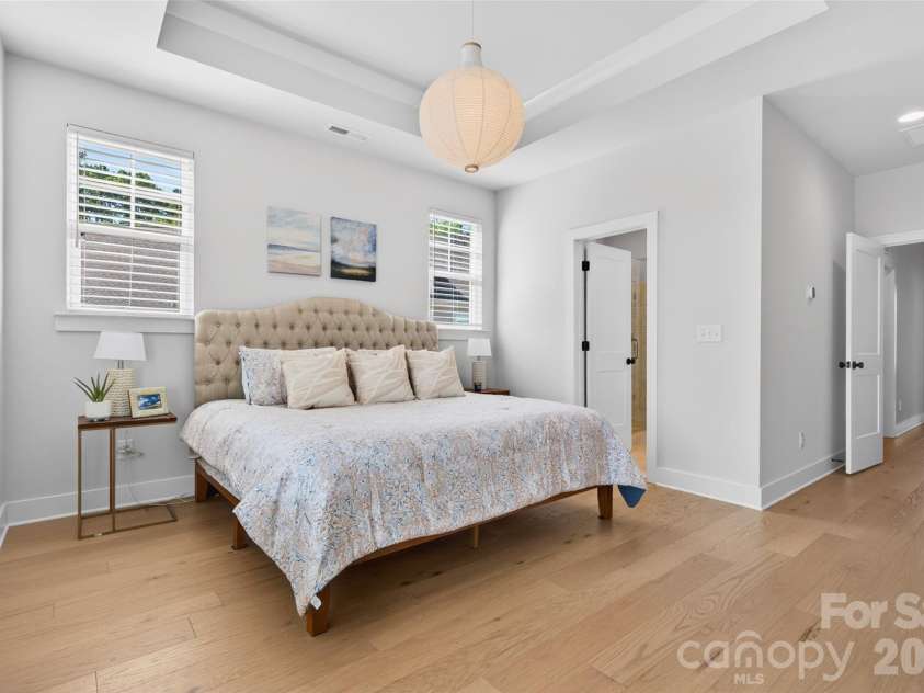 106 Wesser Street, Davidson, NC 28036.  MLS# CAR4382368, YatesRealty ID 30388. Trey Ceiling And Updated Lighting