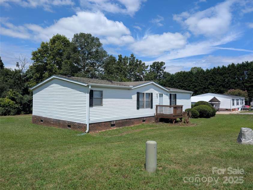 862 Bethesda Road, Statesville, NC 28677.  MLS# CAR4288781, YatesRealty ID 30388. 