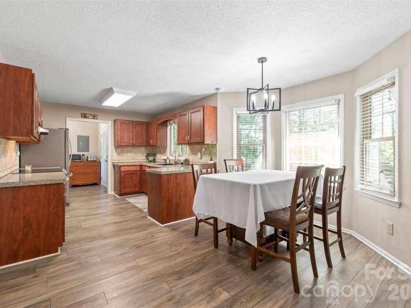 3216 Hitching Post Lane, Rock Hill, SC 29732.  MLS# CAR4371992, YatesRealty ID 30389. Kitchen and breakfast area