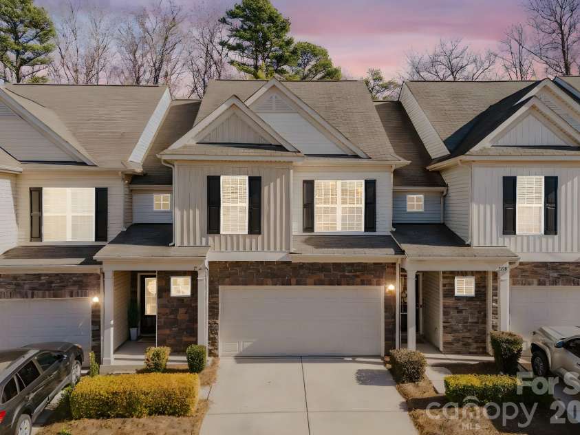 2215 Whitford Lane, Charlotte, NC 28210.  MLS# CAR4335370, YatesRealty ID 3039. 