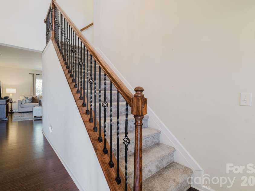 2215 Whitford Lane, Charlotte, NC 28210.  MLS# CAR4335370, YatesRealty ID 3039. 