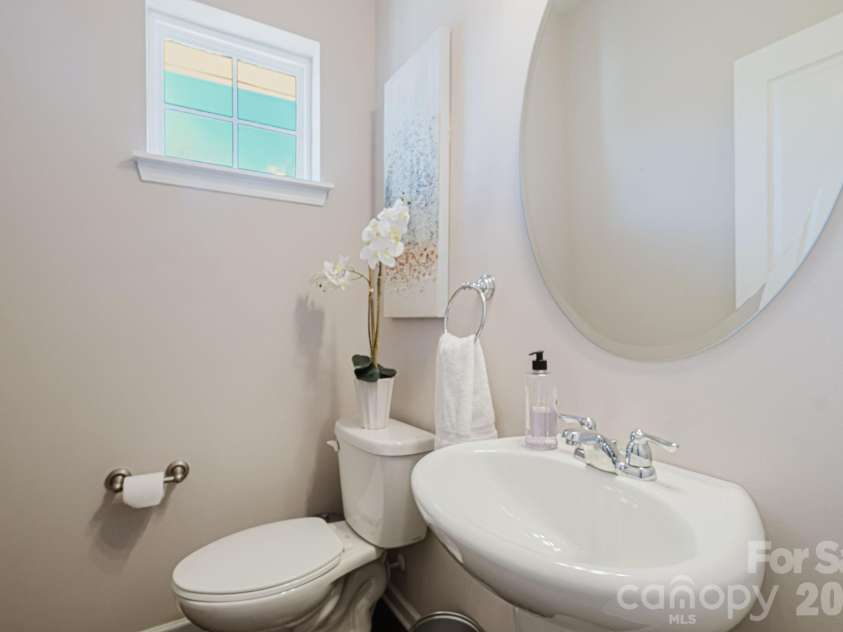 2215 Whitford Lane, Charlotte, NC 28210.  MLS# CAR4335370, YatesRealty ID 3039. 