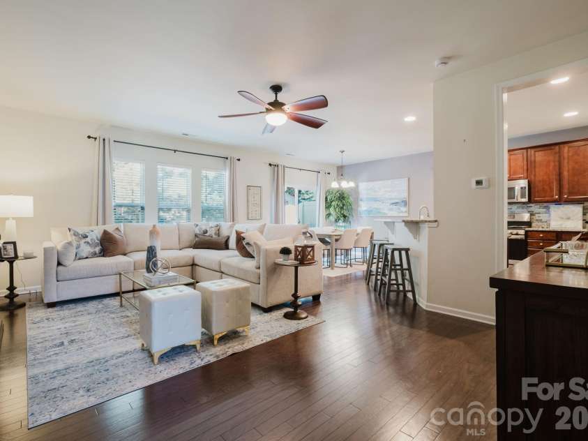 2215 Whitford Lane, Charlotte, NC 28210.  MLS# CAR4335370, YatesRealty ID 3039. 