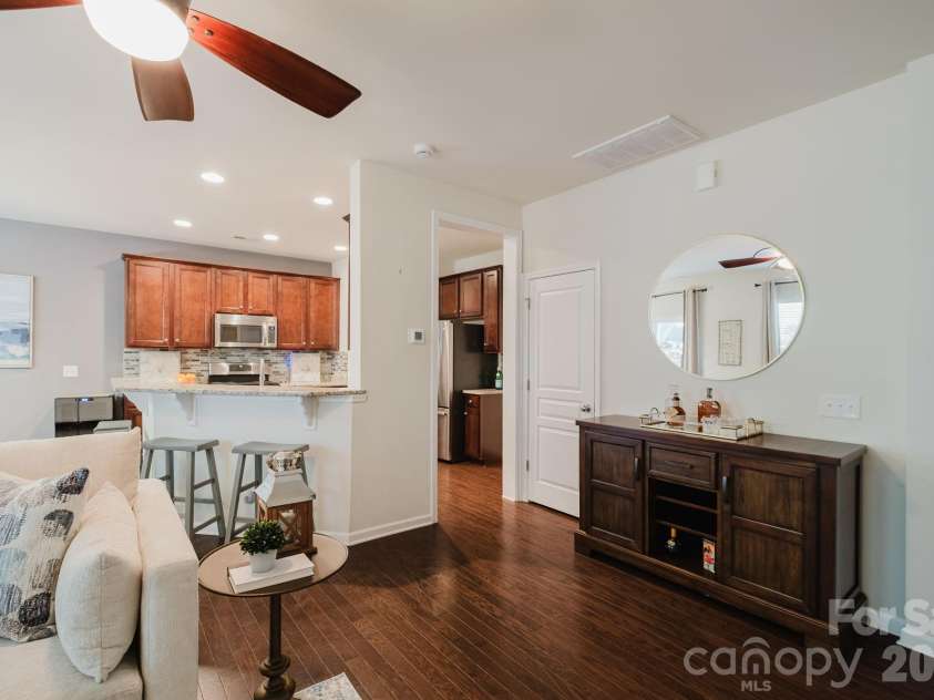 2215 Whitford Lane, Charlotte, NC 28210.  MLS# CAR4335370, YatesRealty ID 3039. 