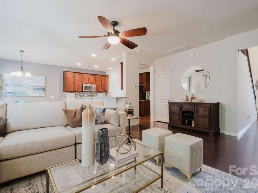 2215 Whitford Lane, Charlotte, NC 28210.  MLS# CAR4335370, YatesRealty ID 3039. 