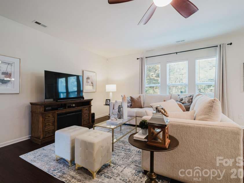 2215 Whitford Lane, Charlotte, NC 28210.  MLS# CAR4335370, YatesRealty ID 3039. 