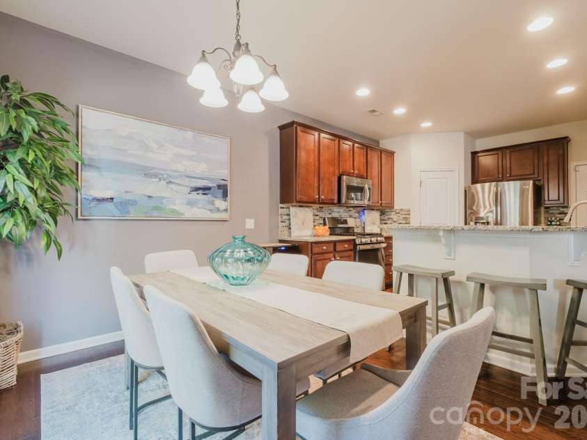 2215 Whitford Lane, Charlotte, NC 28210.  MLS# CAR4335370, YatesRealty ID 3039. 