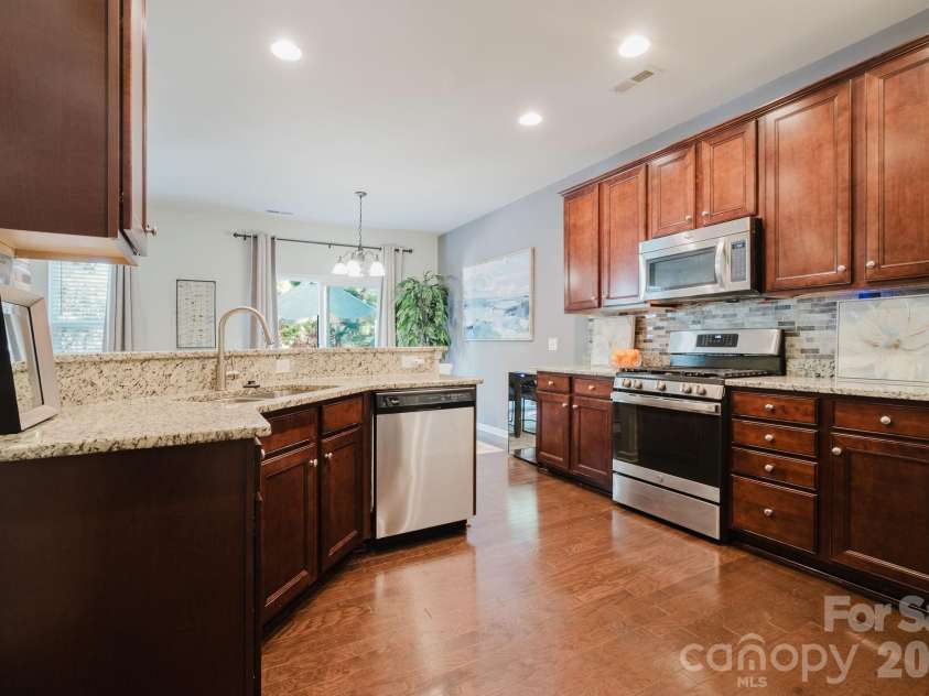 2215 Whitford Lane, Charlotte, NC 28210.  MLS# CAR4335370, YatesRealty ID 3039. 