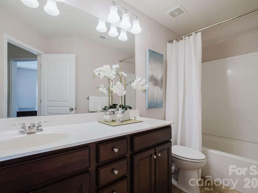 2215 Whitford Lane, Charlotte, NC 28210.  MLS# CAR4335370, YatesRealty ID 3039. 