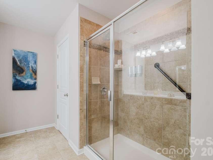 2215 Whitford Lane, Charlotte, NC 28210.  MLS# CAR4335370, YatesRealty ID 3039. 