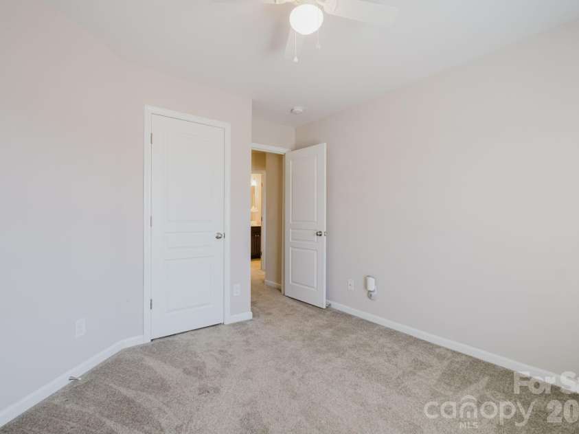 2215 Whitford Lane, Charlotte, NC 28210.  MLS# CAR4335370, YatesRealty ID 3039. 
