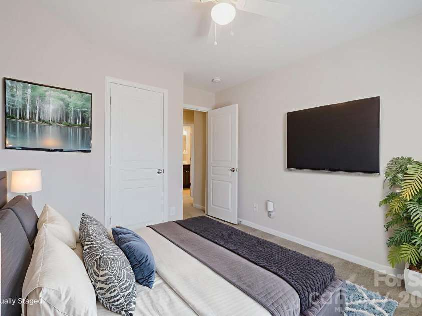 2215 Whitford Lane, Charlotte, NC 28210.  MLS# CAR4335370, YatesRealty ID 3039. 