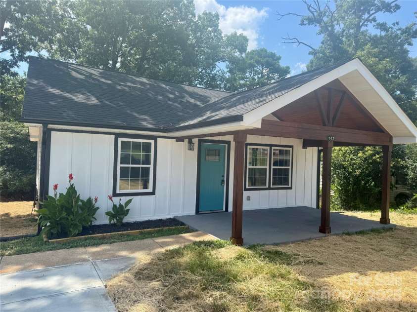 142 Morrow Avenue, Albemarle, NC 28001.  MLS# CAR4285421, YatesRealty ID 30390. 