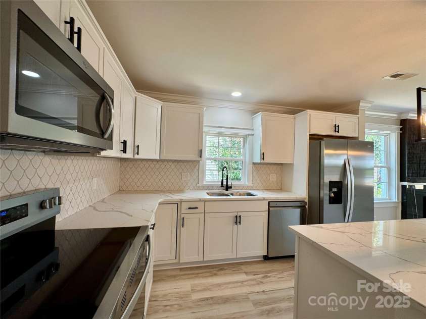 142 Morrow Avenue, Albemarle, NC 28001.  MLS# CAR4285421, YatesRealty ID 30390. 