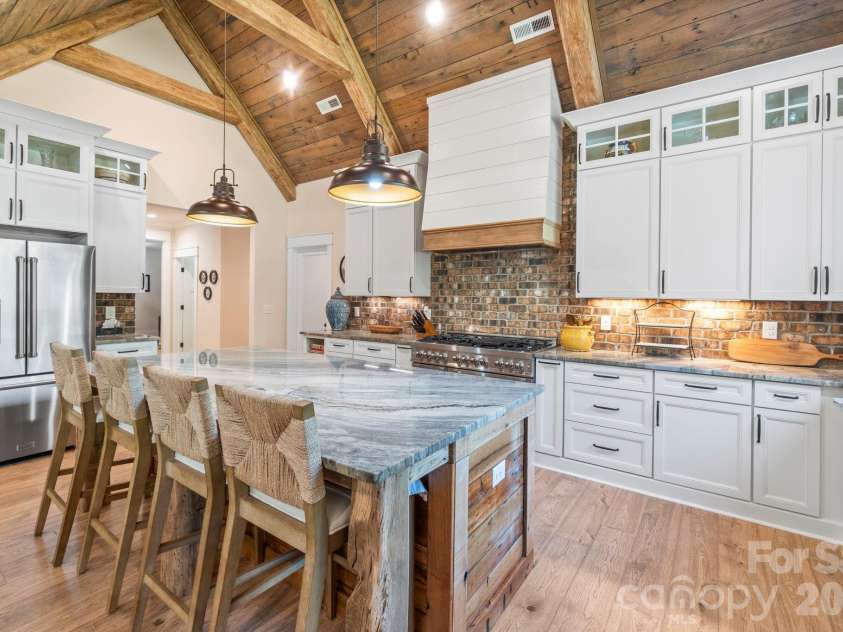 6991 Oakridge Road, Clover, SC 29710.  MLS# CAR4387572, YatesRealty ID 30390. 