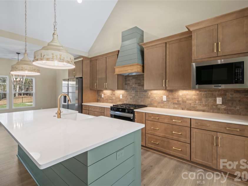 6991 Oakridge Road, Clover, SC 29710.  MLS# CAR4387572, YatesRealty ID 30390. 