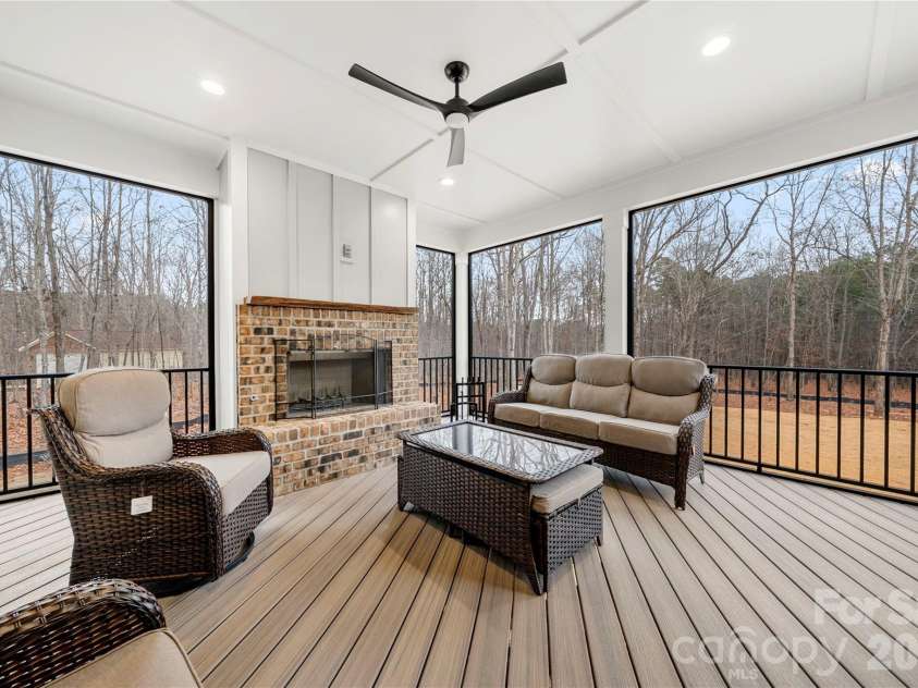 6991 Oakridge Road, Clover, SC 29710.  MLS# CAR4387572, YatesRealty ID 30390. 