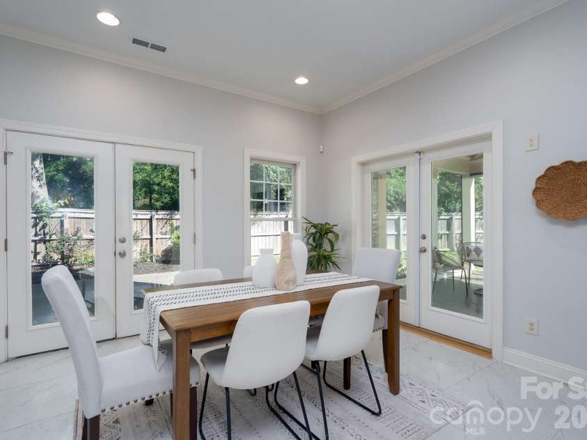 1617 Brook Road, Charlotte, NC 28205.  MLS# CAR4381506, YatesRealty ID 30391. 