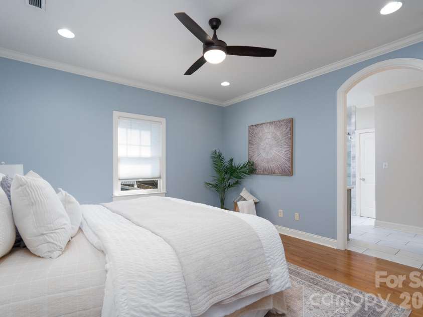 1617 Brook Road, Charlotte, NC 28205.  MLS# CAR4381506, YatesRealty ID 30391. 