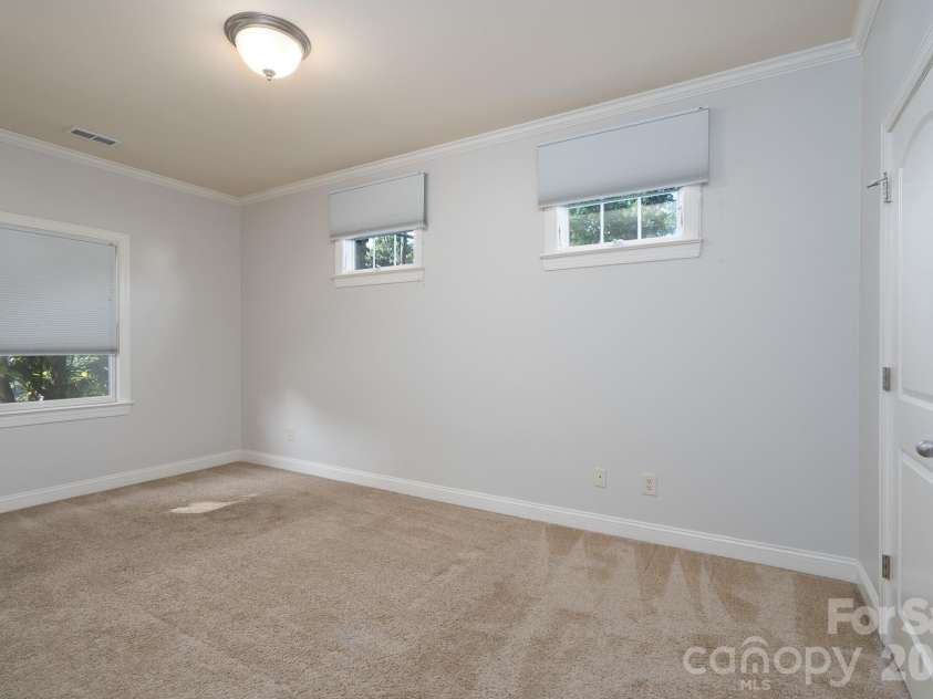 1617 Brook Road, Charlotte, NC 28205.  MLS# CAR4381506, YatesRealty ID 30391. 